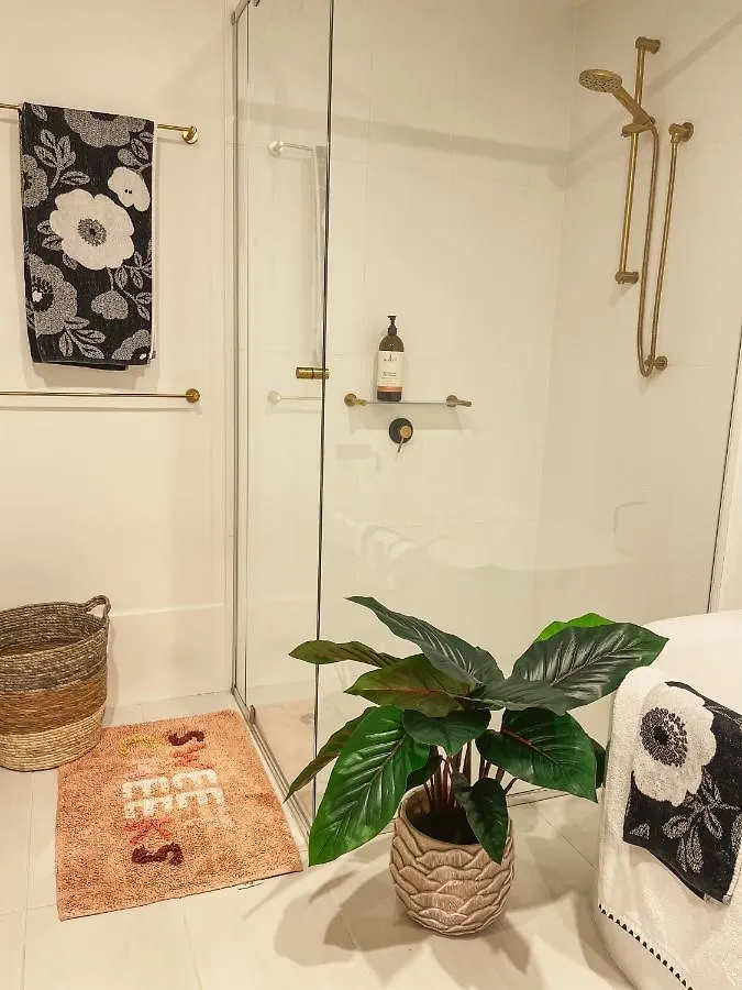 Holiday Home Cotton Tree Maroochydore Australia